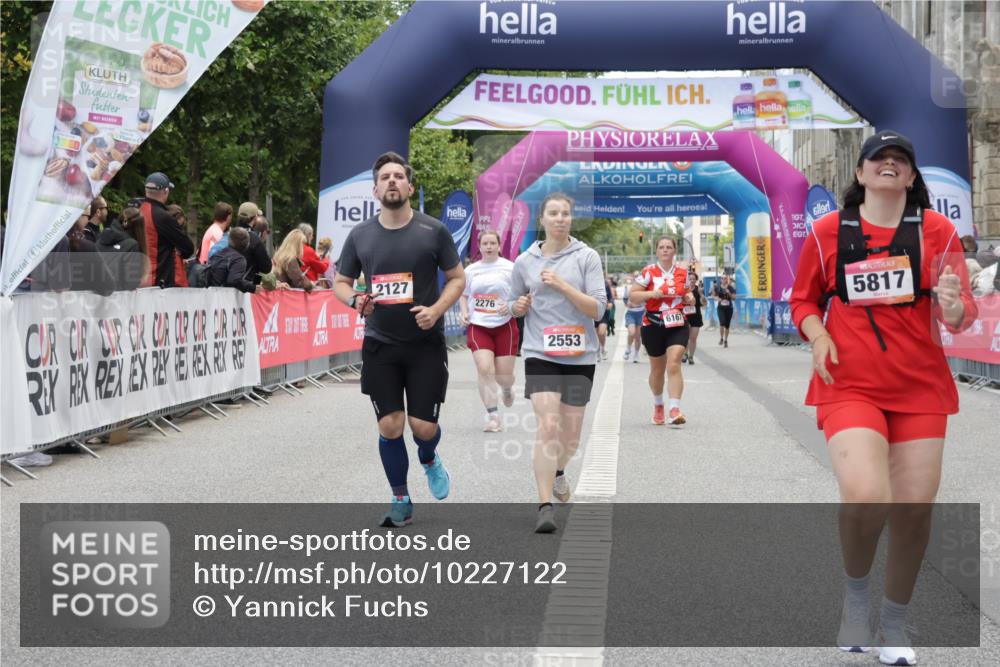 06.09.2026 - CURREX Alsterlauf Yannick Fuchs http://msf.ph/oto/10227122 06.09.2026 10:23:56 Ziel 2127, 2152, 2553, 5817 meine-sportfotos.de