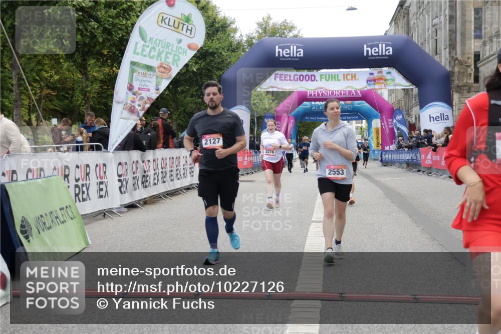 06.09.2026 - CURREX Alsterlauf Yannick Fuchs http://msf.ph/oto/10227126 06.09.2026 10:23:58 Ziel 2127, 2152, 2276, 2553, 5817, 6167 meine-sportfotos.de