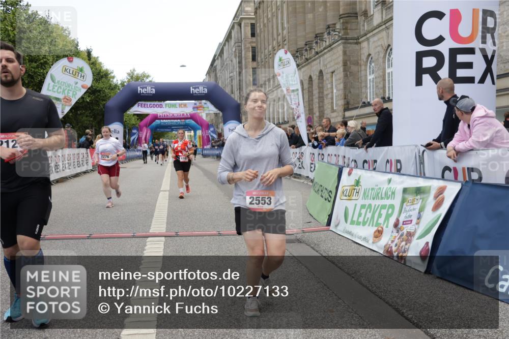 06.09.2026 - CURREX Alsterlauf Yannick Fuchs http://msf.ph/oto/10227133 06.09.2026 10:24:00 Ziel 2127, 2152, 2276, 2553, 5817, 6167 meine-sportfotos.de