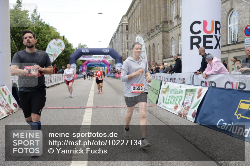 06.09.2026 - CURREX Alsterlauf Yannick Fuchs http://msf.ph/oto/10227134 06.09.2026 10:24:01 Ziel 2127, 2152, 2276, 2553, 5817, 6167 meine-sportfotos.de