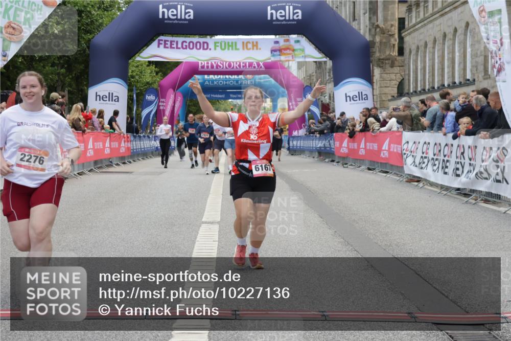 06.09.2026 - CURREX Alsterlauf Yannick Fuchs http://msf.ph/oto/10227136 06.09.2026 10:24:01 Ziel 2127, 2152, 2276, 2553, 5817, 6167 meine-sportfotos.de