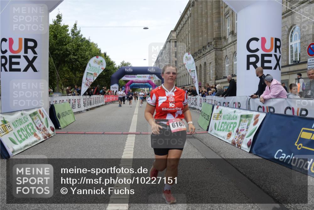 06.09.2026 - CURREX Alsterlauf Yannick Fuchs http://msf.ph/oto/10227151 06.09.2026 10:24:04 Ziel 2127, 2276, 2553, 4271, 5817, 6167 meine-sportfotos.de