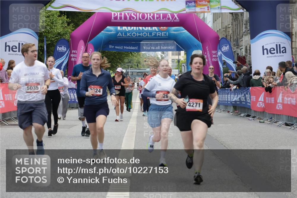 06.09.2026 - CURREX Alsterlauf Yannick Fuchs http://msf.ph/oto/10227153 06.09.2026 10:24:06 Ziel 2127, 2276, 2553, 2726, 2924, 4271, 5035, 6167 meine-sportfotos.de