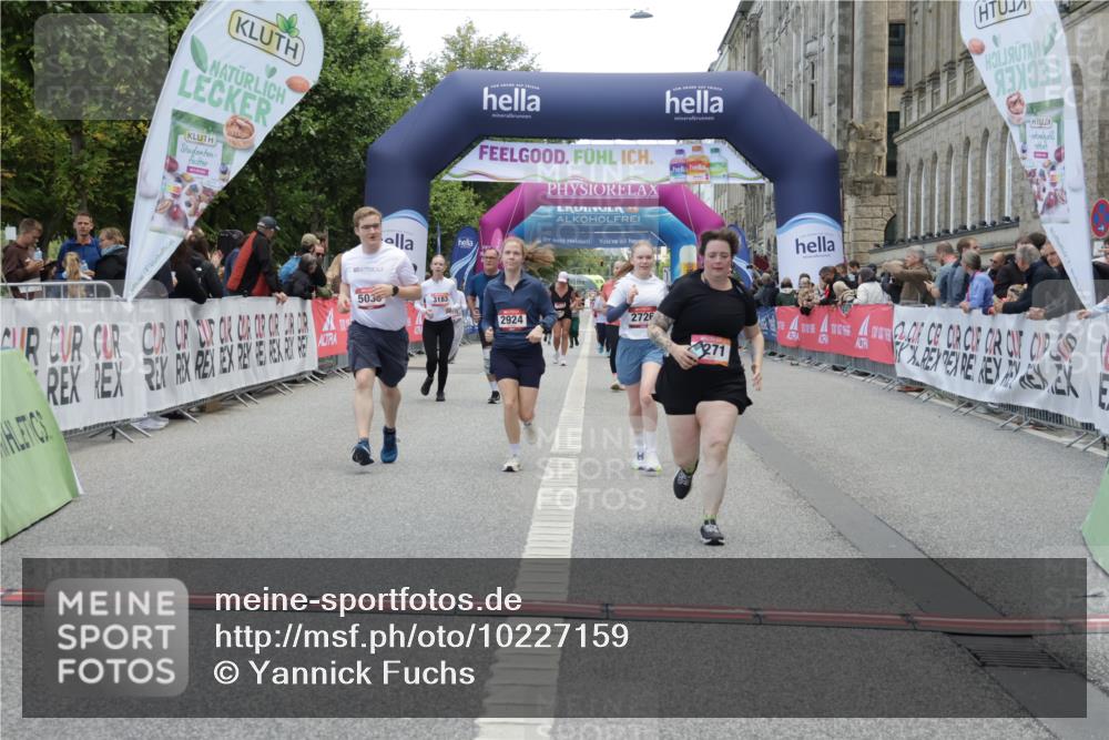 06.09.2026 - CURREX Alsterlauf Yannick Fuchs http://msf.ph/oto/10227159 06.09.2026 10:24:07 Ziel 2276, 2726, 2924, 4271, 5035, 6167 meine-sportfotos.de