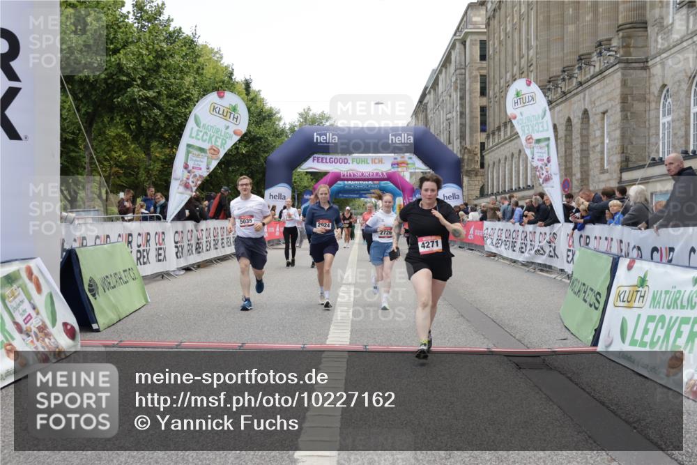 06.09.2026 - CURREX Alsterlauf Yannick Fuchs http://msf.ph/oto/10227162 06.09.2026 10:24:08 Ziel 2276, 2726, 2924, 3183, 3185, 4271, 5035, 6167 meine-sportfotos.de