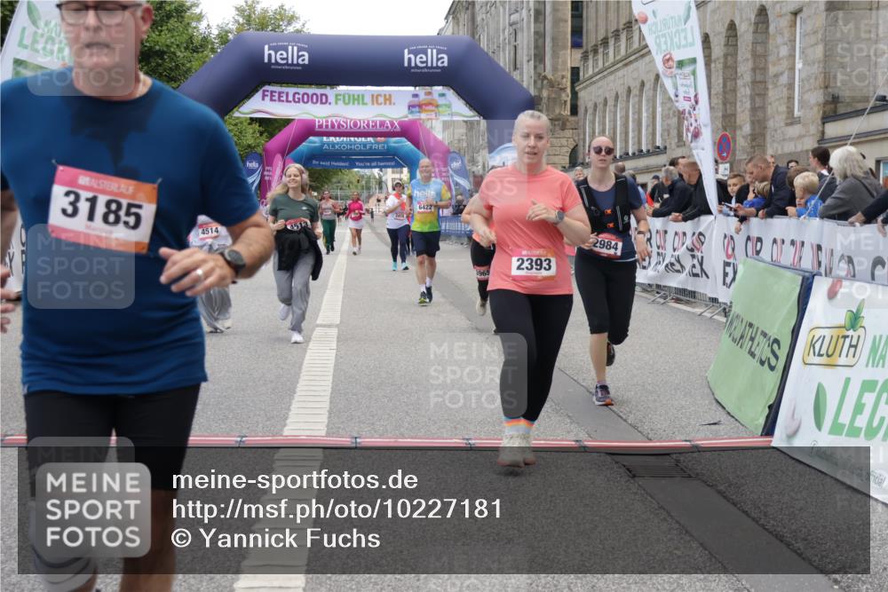 06.09.2026 - CURREX Alsterlauf Yannick Fuchs http://msf.ph/oto/10227181 06.09.2026 10:24:14 Ziel 2393, 2726, 2924, 3183, 3185, 3965, 4271, 4513, 4514, 5035, 5732, 6422 meine-sportfotos.de