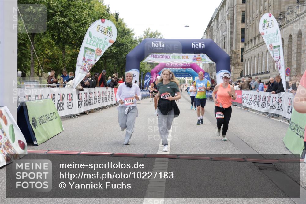 06.09.2026 - CURREX Alsterlauf Yannick Fuchs http://msf.ph/oto/10227183 06.09.2026 10:24:16 Ziel 2393, 2726, 2924, 3183, 3185, 3965, 4271, 4513, 4514, 5035, 5732, 6422 meine-sportfotos.de