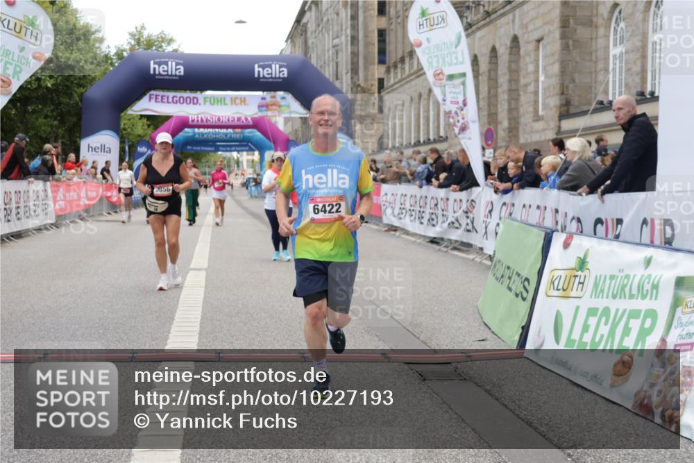 06.09.2026 - CURREX Alsterlauf Yannick Fuchs http://msf.ph/oto/10227193 06.09.2026 10:24:19 Ziel 2393, 3183, 3185, 3856, 3965, 4513, 4514, 5732, 6422 meine-sportfotos.de