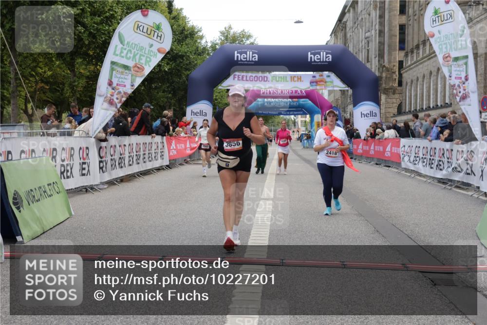 06.09.2026 - CURREX Alsterlauf Yannick Fuchs http://msf.ph/oto/10227201 06.09.2026 10:24:22 Ziel 2393, 2662, 3856, 3965, 4513, 4514, 5604, 5732, 6422 meine-sportfotos.de