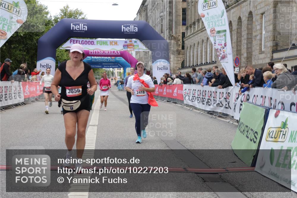 06.09.2026 - CURREX Alsterlauf Yannick Fuchs http://msf.ph/oto/10227203 06.09.2026 10:24:22 Ziel 2393, 2662, 3856, 3965, 4513, 4514, 5604, 5732, 6422 meine-sportfotos.de