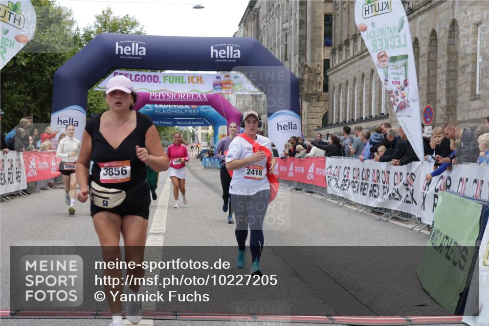 06.09.2026 - CURREX Alsterlauf Yannick Fuchs http://msf.ph/oto/10227205 06.09.2026 10:24:23 Ziel 2662, 3856, 3965, 4513, 4514, 5604, 6422 meine-sportfotos.de