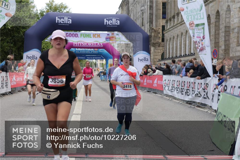 06.09.2026 - CURREX Alsterlauf Yannick Fuchs http://msf.ph/oto/10227206 06.09.2026 10:24:23 Ziel 2662, 3856, 3965, 4513, 4514, 5604, 6422 meine-sportfotos.de