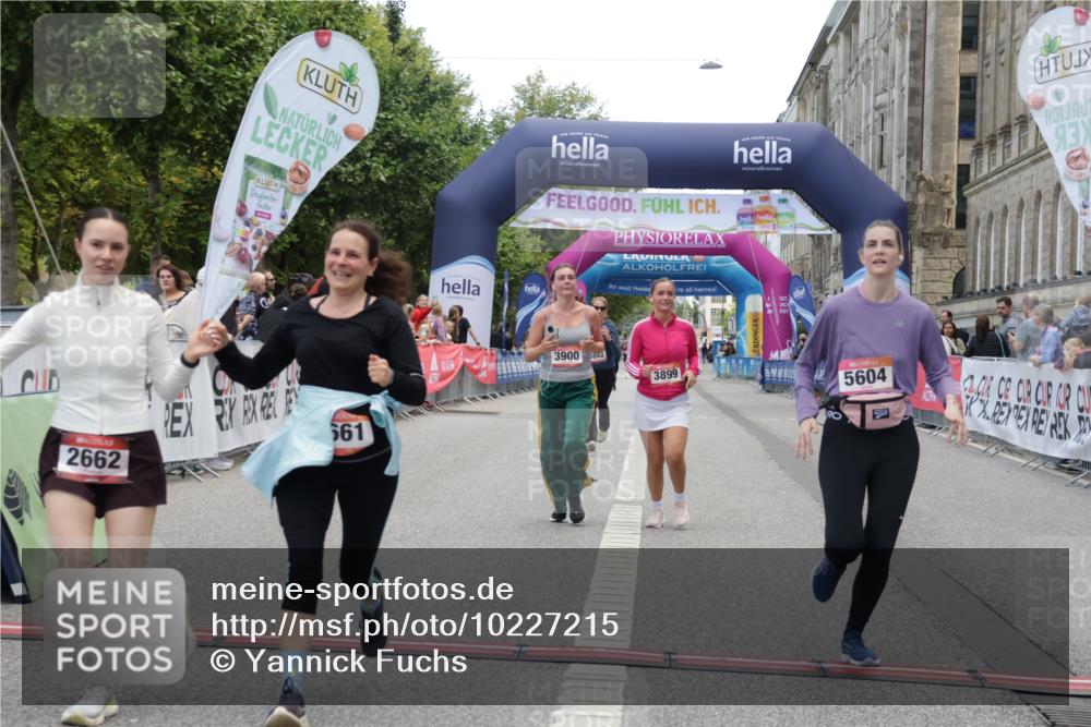 06.09.2026 - CURREX Alsterlauf Yannick Fuchs http://msf.ph/oto/10227215 06.09.2026 10:24:26 Ziel 2662, 3856, 3899, 3900, 5604, 5842, 6422 meine-sportfotos.de