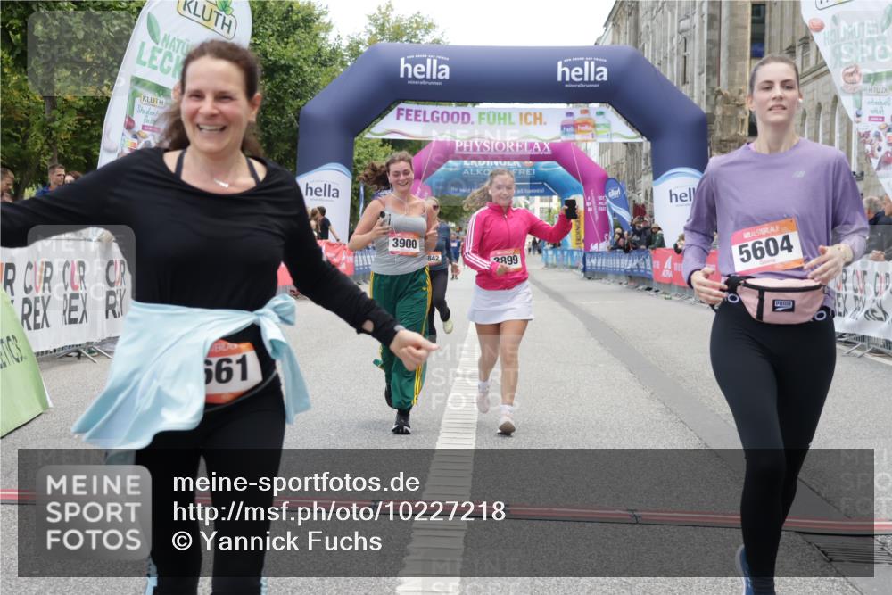 06.09.2026 - CURREX Alsterlauf Yannick Fuchs http://msf.ph/oto/10227218 06.09.2026 10:24:27 Ziel 2662, 3856, 3899, 3900, 5604, 5842 meine-sportfotos.de
