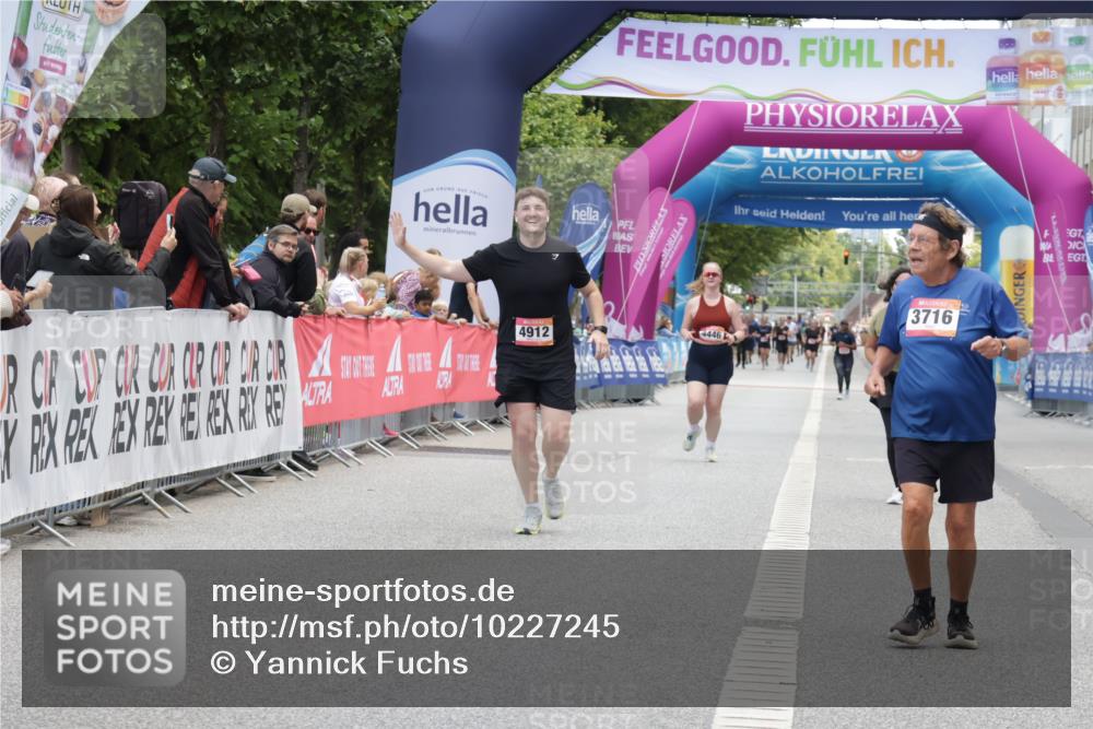 06.09.2026 - CURREX Alsterlauf Yannick Fuchs http://msf.ph/oto/10227245 06.09.2026 10:24:49 Ziel 3716, 4912 meine-sportfotos.de