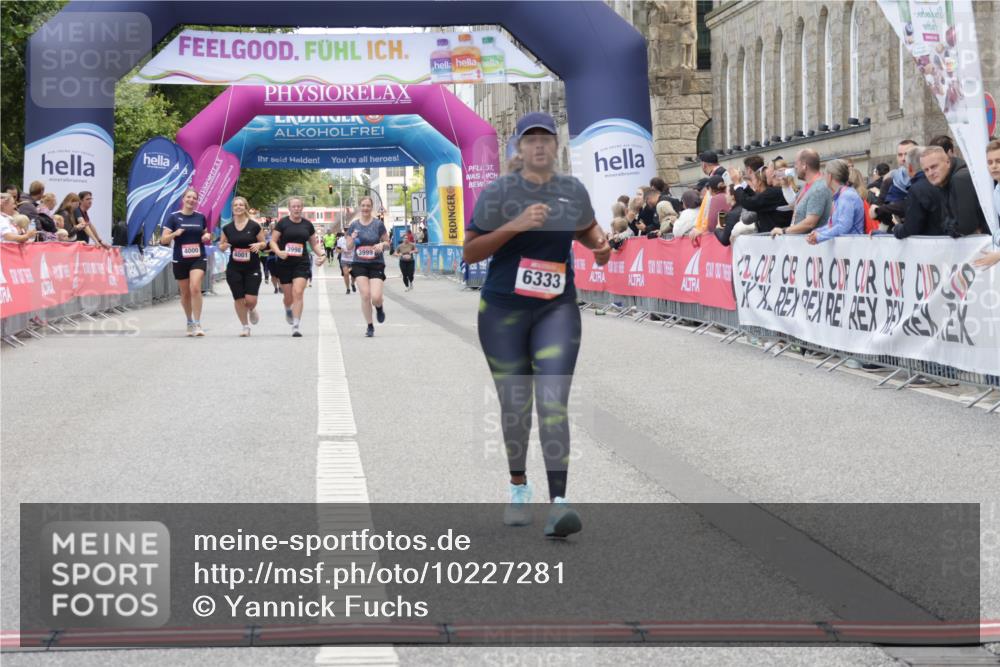 06.09.2026 - CURREX Alsterlauf Yannick Fuchs http://msf.ph/oto/10227281 06.09.2026 10:25:20 Ziel 6333 meine-sportfotos.de