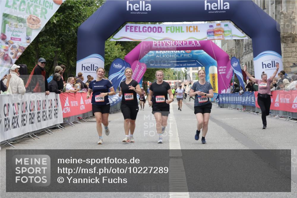 06.09.2026 - CURREX Alsterlauf Yannick Fuchs http://msf.ph/oto/10227289 06.09.2026 10:25:24 Ziel 3998, 3999, 4000, 4001, 6333 meine-sportfotos.de