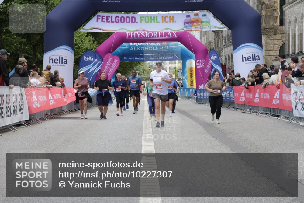 06.09.2026 - CURREX Alsterlauf Yannick Fuchs http://msf.ph/oto/10227307 06.09.2026 10:25:38 Ziel  meine-sportfotos.de