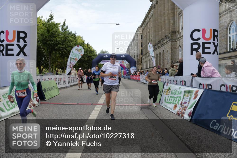 06.09.2026 - CURREX Alsterlauf Yannick Fuchs http://msf.ph/oto/10227318 06.09.2026 10:25:46 Ziel 2075, 2635, 2636, 3297, 3774, 4258, 6202, 6252, 6325 meine-sportfotos.de