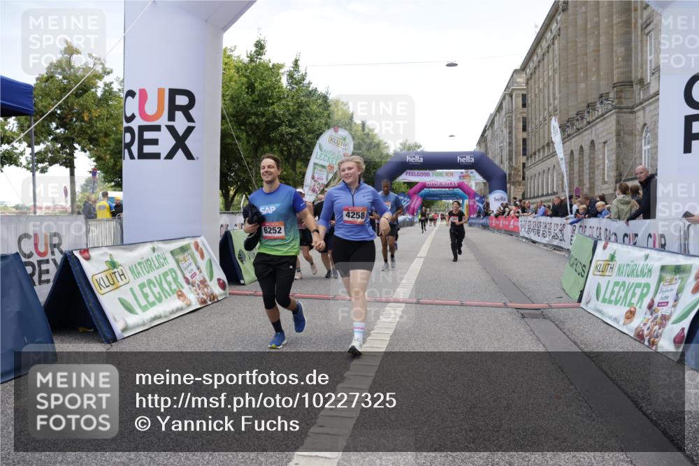 06.09.2026 - CURREX Alsterlauf Yannick Fuchs http://msf.ph/oto/10227325 06.09.2026 10:25:48 Ziel 2075, 2635, 2636, 3297, 3774, 4258, 4794, 5409, 6202, 6252, 6325 meine-sportfotos.de