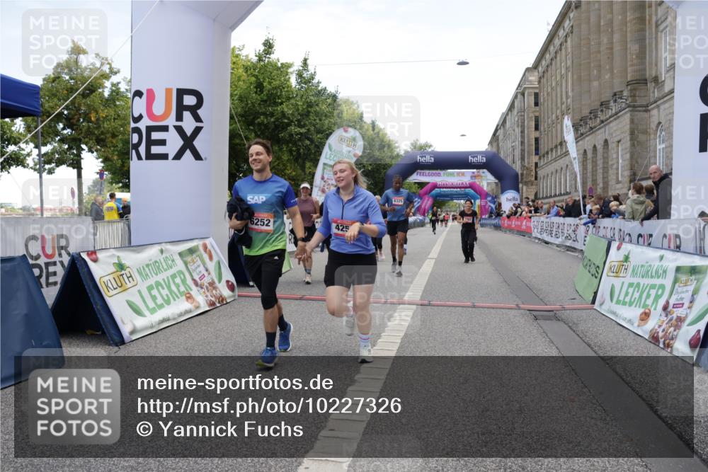 06.09.2026 - CURREX Alsterlauf Yannick Fuchs http://msf.ph/oto/10227326 06.09.2026 10:25:49 Ziel 2075, 2635, 2636, 3297, 3774, 4258, 4794, 5409, 6202, 6252, 6325 meine-sportfotos.de