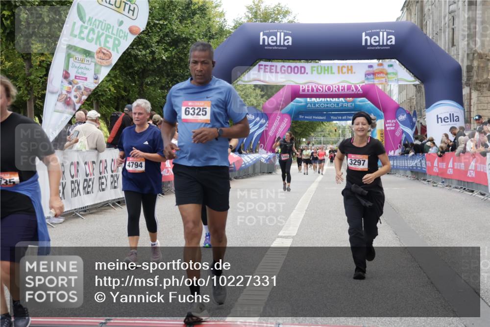 06.09.2026 - CURREX Alsterlauf Yannick Fuchs http://msf.ph/oto/10227331 06.09.2026 10:25:50 Ziel 2075, 2635, 2636, 3297, 3774, 4258, 4794, 5409, 6202, 6252, 6325 meine-sportfotos.de