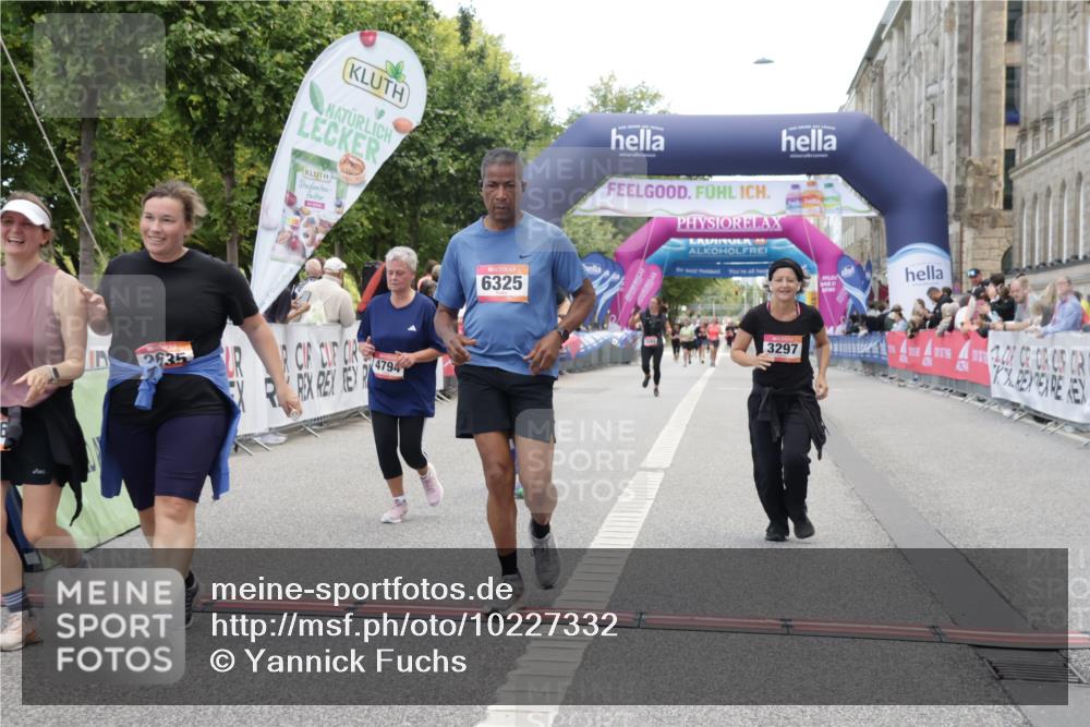 06.09.2026 - CURREX Alsterlauf Yannick Fuchs http://msf.ph/oto/10227332 06.09.2026 10:25:50 Ziel 2075, 2635, 2636, 3297, 3774, 4258, 4794, 5409, 6202, 6252, 6325 meine-sportfotos.de