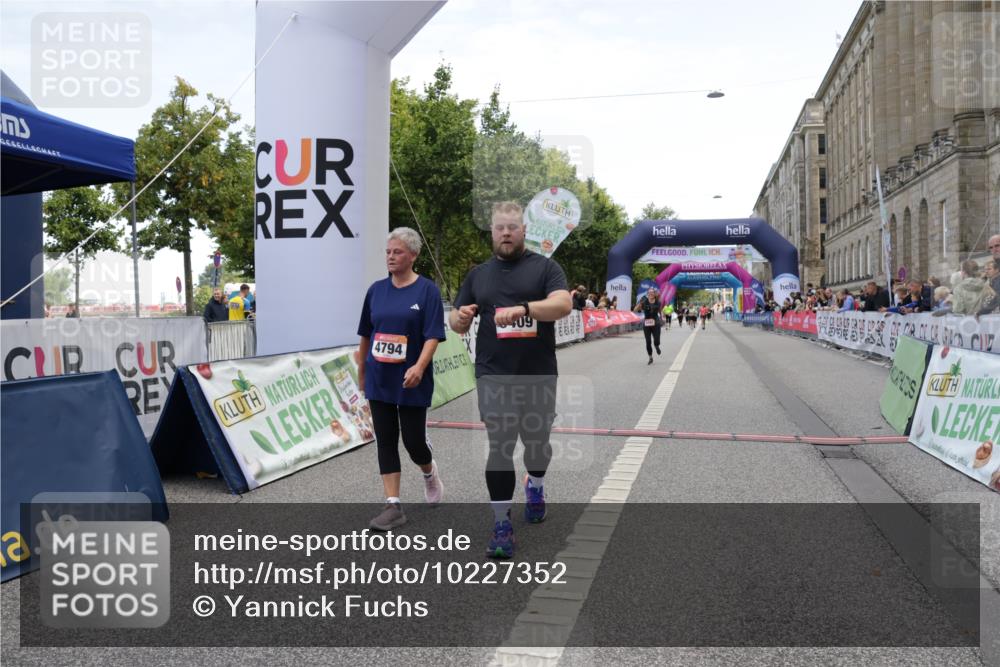 06.09.2026 - CURREX Alsterlauf Yannick Fuchs http://msf.ph/oto/10227352 06.09.2026 10:25:54 Ziel 2635, 2636, 3297, 4258, 4794, 5083, 5409, 6252, 6325 meine-sportfotos.de