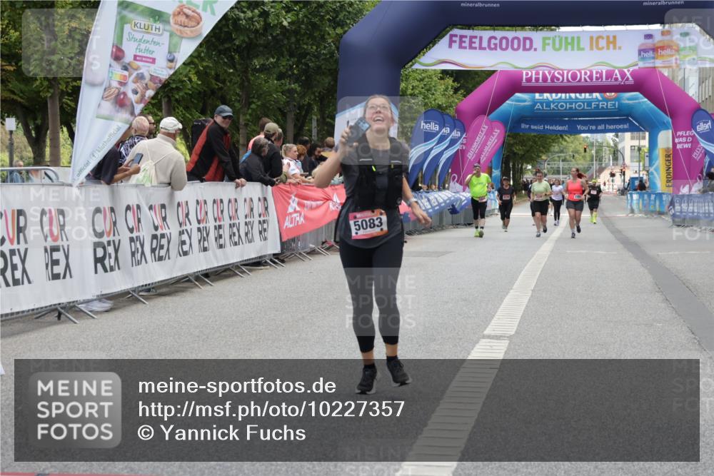06.09.2026 - CURREX Alsterlauf Yannick Fuchs http://msf.ph/oto/10227357 06.09.2026 10:25:56 Ziel 2635, 2636, 3297, 4794, 5083, 5409, 6325 meine-sportfotos.de
