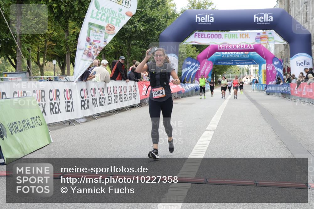 06.09.2026 - CURREX Alsterlauf Yannick Fuchs http://msf.ph/oto/10227358 06.09.2026 10:25:57 Ziel 2635, 2636, 3297, 4794, 5083, 5409, 6325 meine-sportfotos.de