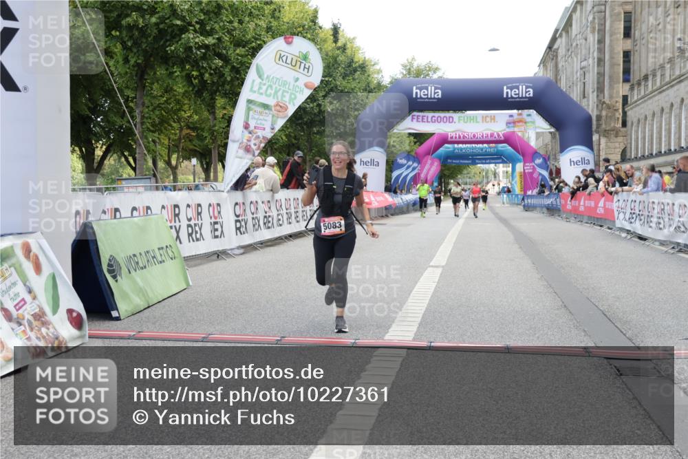 06.09.2026 - CURREX Alsterlauf Yannick Fuchs http://msf.ph/oto/10227361 06.09.2026 10:25:57 Ziel 2635, 2636, 3297, 4794, 5083, 5409, 6325 meine-sportfotos.de