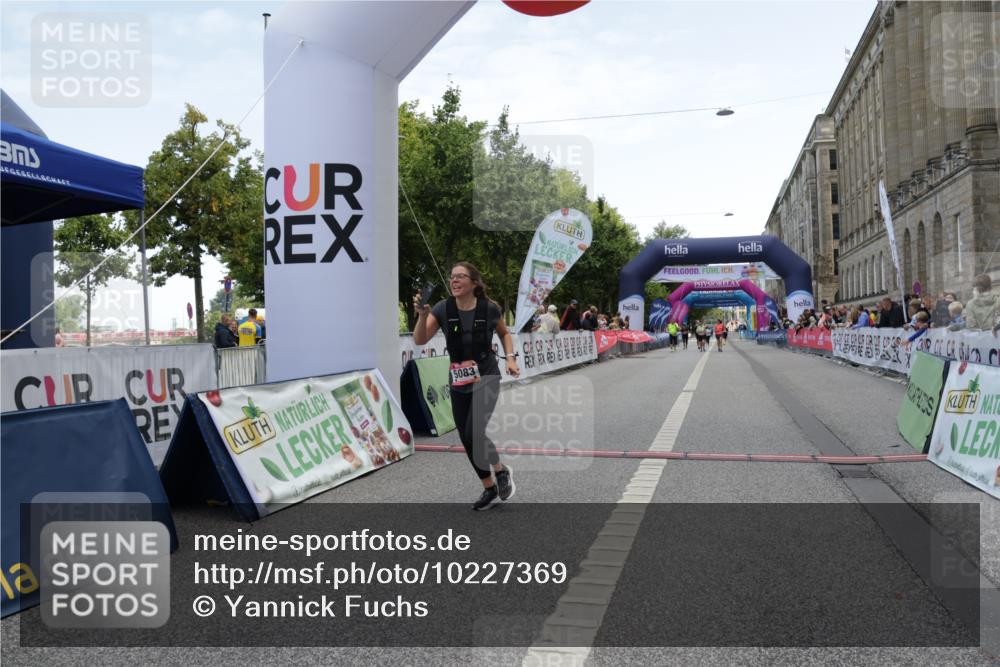 06.09.2026 - CURREX Alsterlauf Yannick Fuchs http://msf.ph/oto/10227369 06.09.2026 10:25:59 Ziel 4794, 5083, 5409 meine-sportfotos.de