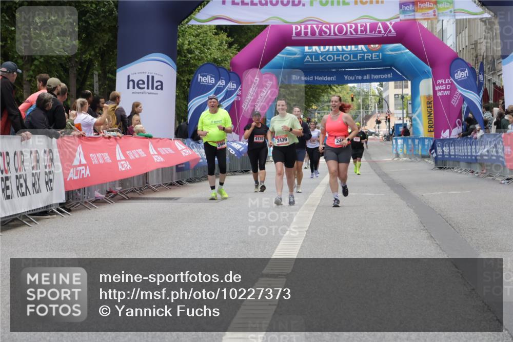 06.09.2026 - CURREX Alsterlauf Yannick Fuchs http://msf.ph/oto/10227373 06.09.2026 10:26:04 Ziel 5083 meine-sportfotos.de