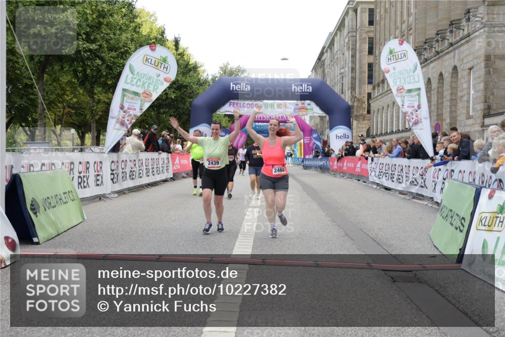 06.09.2026 - CURREX Alsterlauf Yannick Fuchs http://msf.ph/oto/10227382 06.09.2026 10:26:11 Ziel 2439, 2468, 4170 meine-sportfotos.de