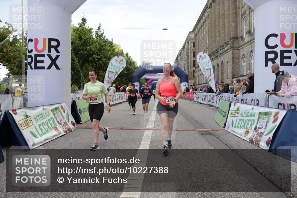 06.09.2026 - CURREX Alsterlauf Yannick Fuchs http://msf.ph/oto/10227388 06.09.2026 10:26:13 Ziel 2439, 2468, 4170, 5944 meine-sportfotos.de