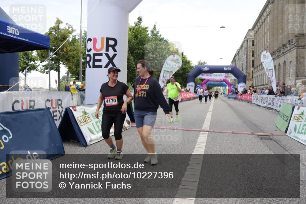 06.09.2026 - CURREX Alsterlauf Yannick Fuchs http://msf.ph/oto/10227396 06.09.2026 10:26:16 Ziel 2439, 2468, 4170, 5944 meine-sportfotos.de
