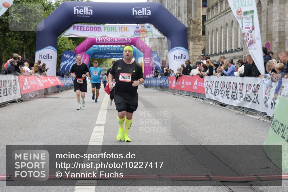 06.09.2026 - CURREX Alsterlauf Yannick Fuchs http://msf.ph/oto/10227417 06.09.2026 10:26:28 Ziel 3653, 4168, 4385, 4386 meine-sportfotos.de
