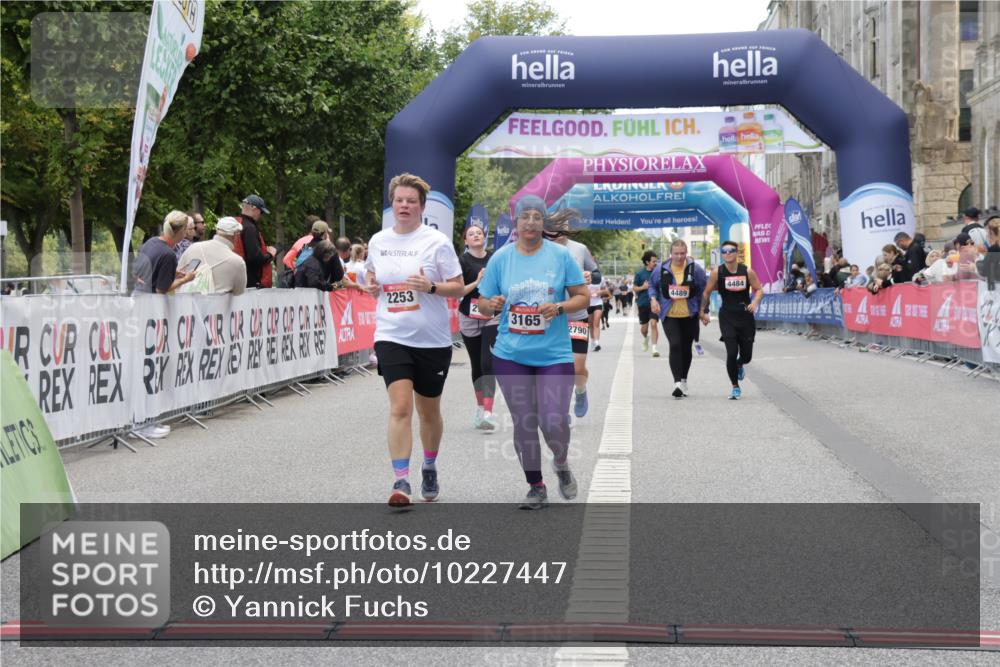 06.09.2026 - CURREX Alsterlauf Yannick Fuchs http://msf.ph/oto/10227447 06.09.2026 10:26:51 Ziel 2253, 2790, 2791, 3013, 3165 meine-sportfotos.de