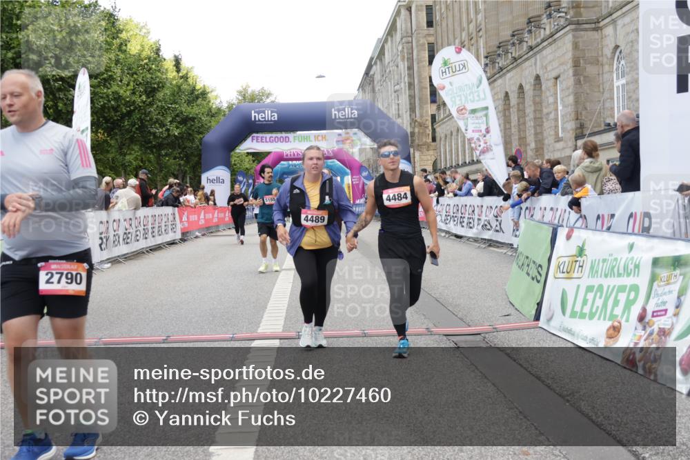 06.09.2026 - CURREX Alsterlauf Yannick Fuchs http://msf.ph/oto/10227460 06.09.2026 10:26:58 Ziel 2253, 2790, 2791, 3165, 4484, 4489, 5155, 5156 meine-sportfotos.de