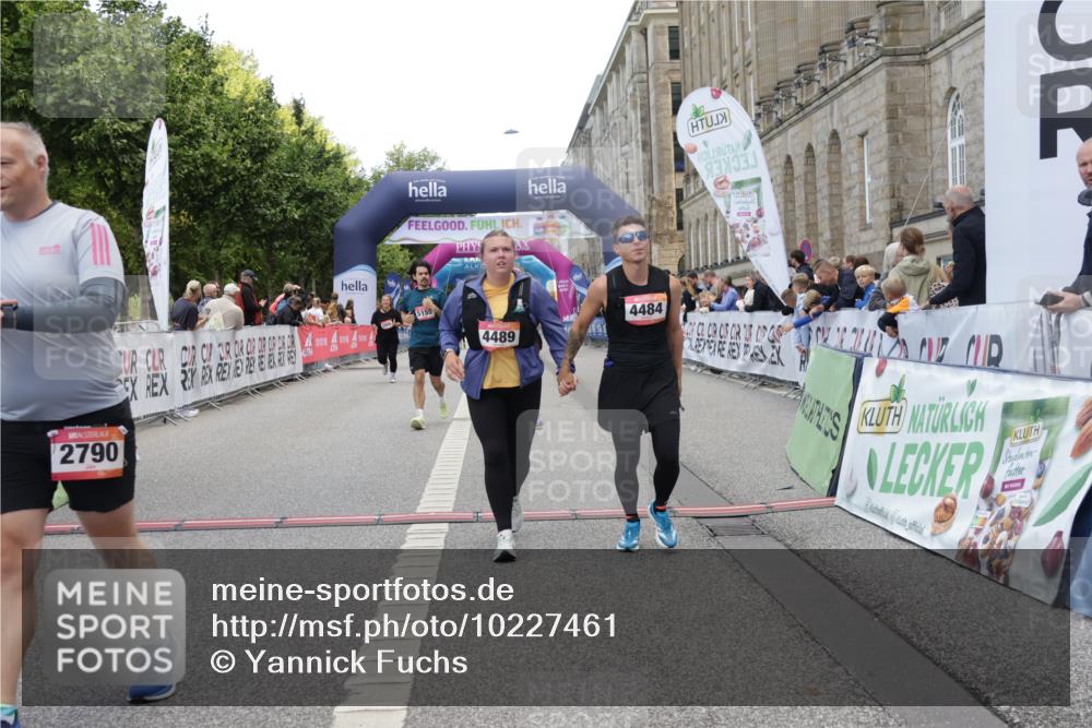 06.09.2026 - CURREX Alsterlauf Yannick Fuchs http://msf.ph/oto/10227461 06.09.2026 10:26:58 Ziel 2253, 2790, 2791, 3165, 4484, 4489, 5155, 5156 meine-sportfotos.de