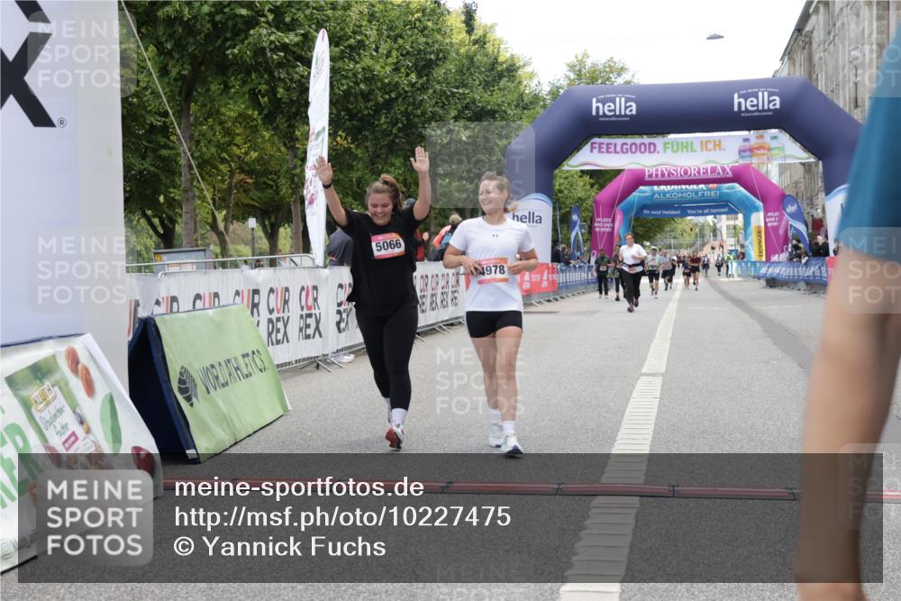 06.09.2026 - CURREX Alsterlauf Yannick Fuchs http://msf.ph/oto/10227475 06.09.2026 10:27:04 Ziel 4484, 4489, 4978, 5066, 5155, 5156 meine-sportfotos.de