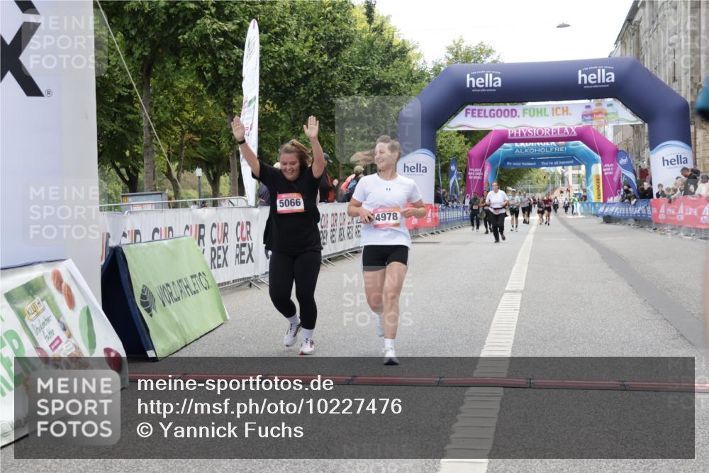 06.09.2026 - CURREX Alsterlauf Yannick Fuchs http://msf.ph/oto/10227476 06.09.2026 10:27:04 Ziel 4484, 4489, 4978, 5066, 5155, 5156 meine-sportfotos.de