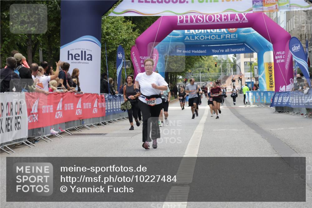 06.09.2026 - CURREX Alsterlauf Yannick Fuchs http://msf.ph/oto/10227484 06.09.2026 10:27:07 Ziel 2052, 4978, 5066, 5155, 5156 meine-sportfotos.de