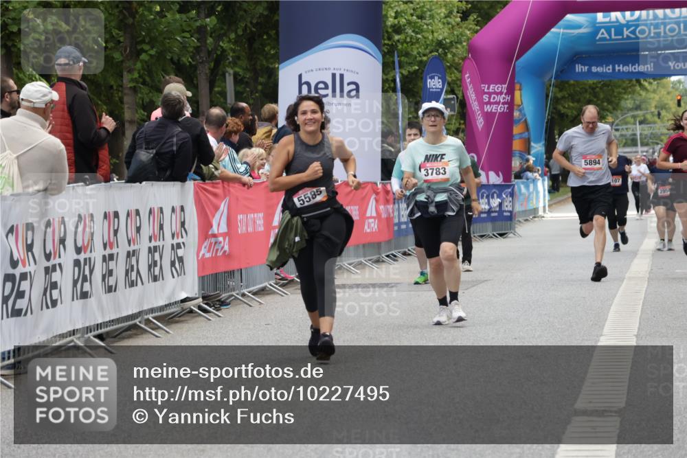 06.09.2026 - CURREX Alsterlauf Yannick Fuchs http://msf.ph/oto/10227495 06.09.2026 10:27:13 Ziel 2052 meine-sportfotos.de