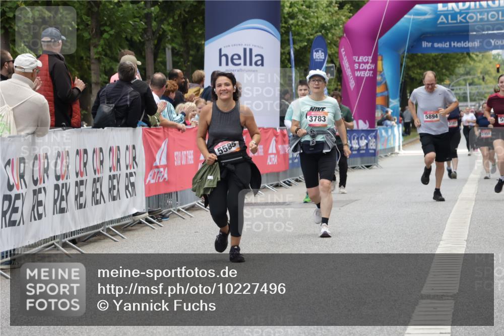 06.09.2026 - CURREX Alsterlauf Yannick Fuchs http://msf.ph/oto/10227496 06.09.2026 10:27:13 Ziel 2052 meine-sportfotos.de