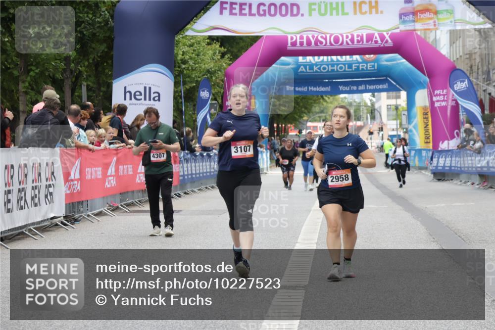 06.09.2026 - CURREX Alsterlauf Yannick Fuchs http://msf.ph/oto/10227523 06.09.2026 10:27:24 Ziel 3043, 3783, 5894, 5895 meine-sportfotos.de