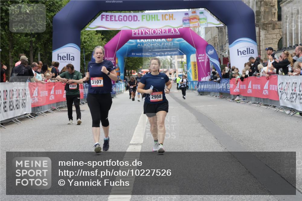 06.09.2026 - CURREX Alsterlauf Yannick Fuchs http://msf.ph/oto/10227526 06.09.2026 10:27:26 Ziel 3043, 3783, 5894, 5895 meine-sportfotos.de