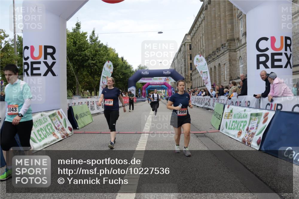 06.09.2026 - CURREX Alsterlauf Yannick Fuchs http://msf.ph/oto/10227536 06.09.2026 10:27:29 Ziel 3043 meine-sportfotos.de