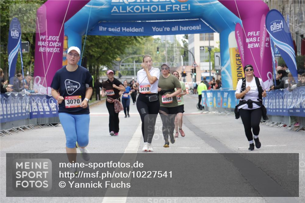 06.09.2026 - CURREX Alsterlauf Yannick Fuchs http://msf.ph/oto/10227541 06.09.2026 10:27:35 Ziel 3070, 4307 meine-sportfotos.de