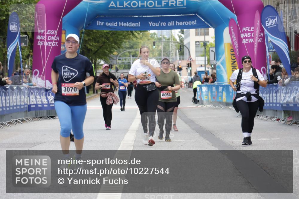 06.09.2026 - CURREX Alsterlauf Yannick Fuchs http://msf.ph/oto/10227544 06.09.2026 10:27:35 Ziel 3070, 4307 meine-sportfotos.de